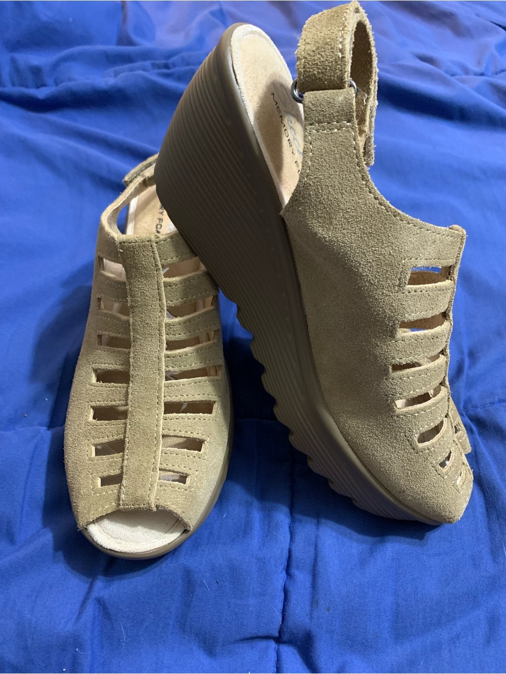 Skechers Parallel Trapezoid Wedge Sandals | Taupe Suede | Memory Foam | Size 7.5